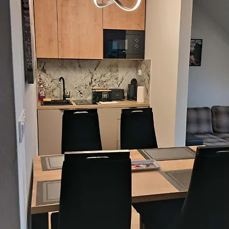 Apartament 325